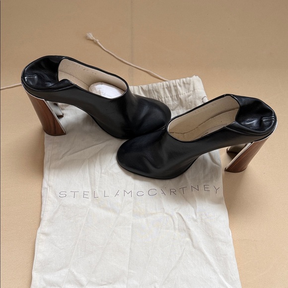 Stella McCartney Black Heels with Silver Accents - Picture 7 of 7